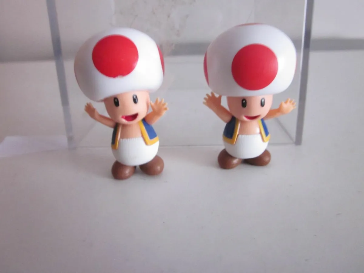 Super Mario Jakks Two Toad Figures 2" - Image 1