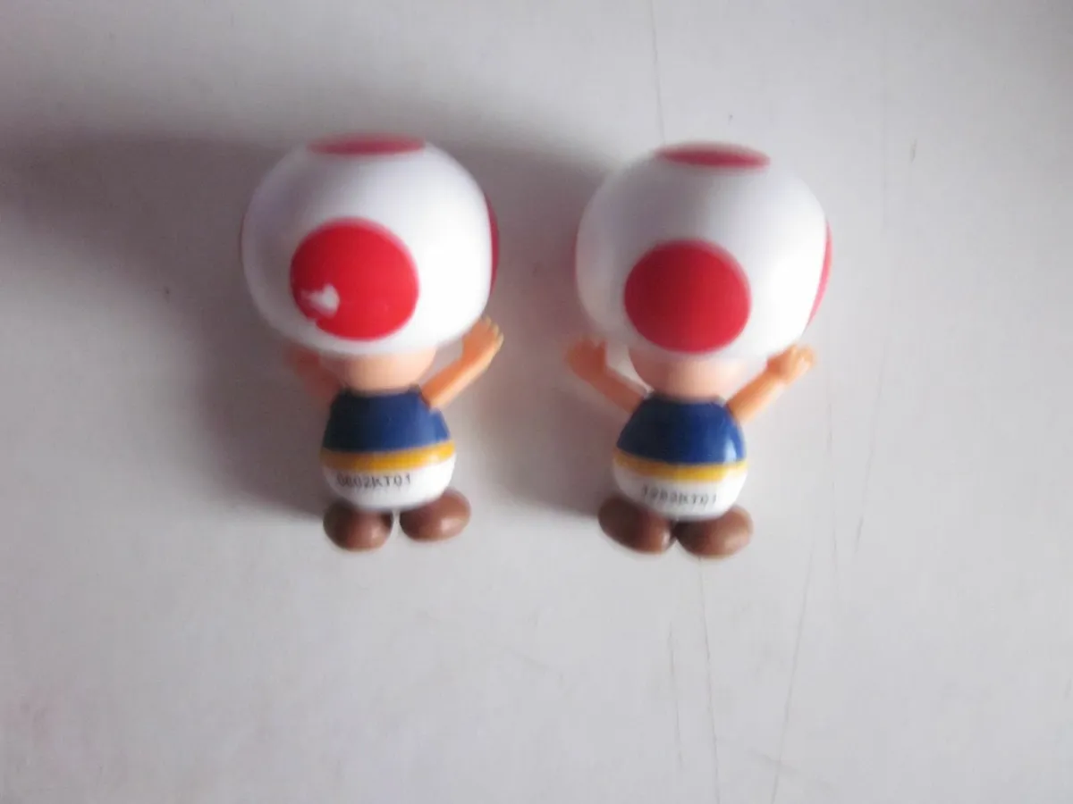 Super Mario Jakks Two Toad Figures 2" - Image 2