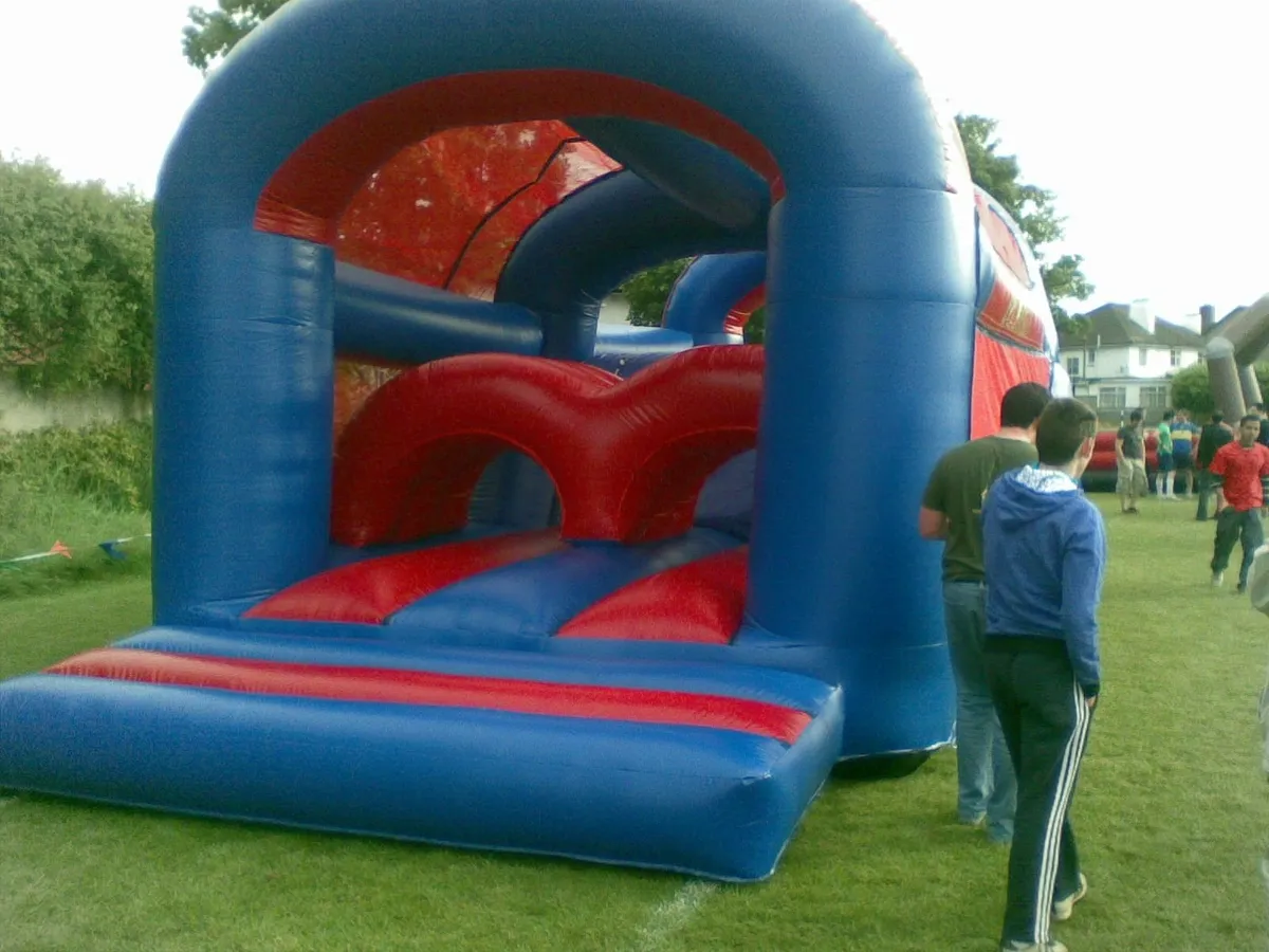 SAS Assault Course Bouncing Castle - Image 2