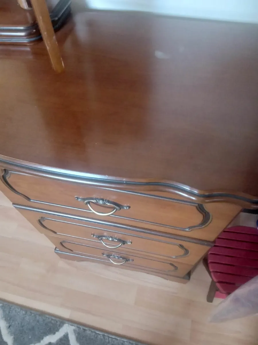 Mahogany table and mirror - Image 1
