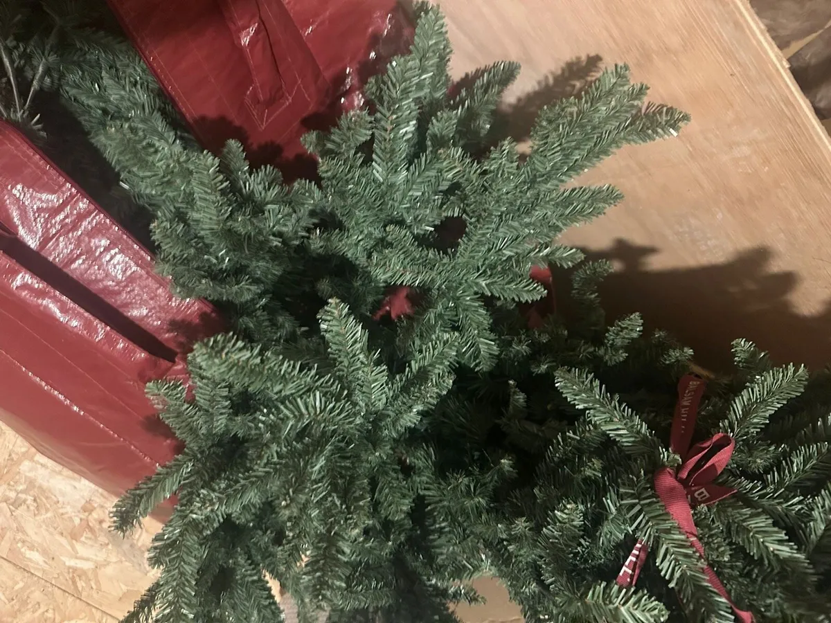 Christmas Tree from Balsam Hill - Image 4