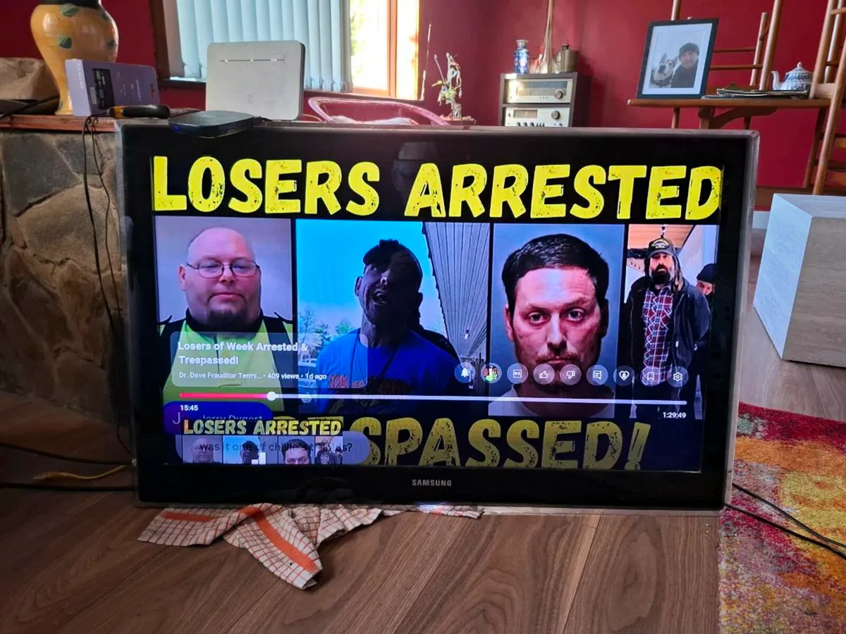 40 INCH TV