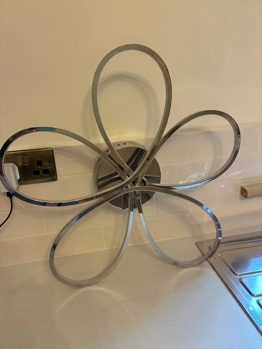 Light fitting