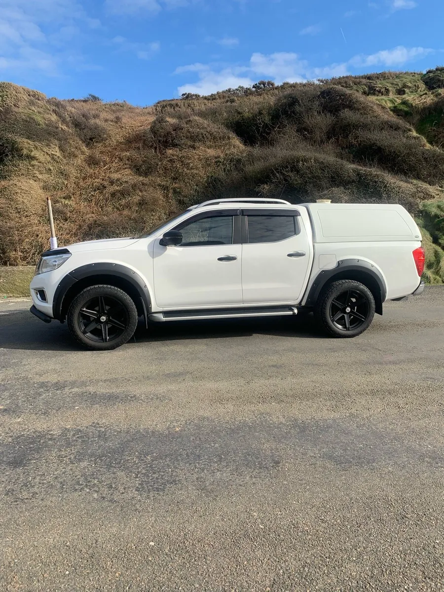 Navara pick up black edition - Image 2