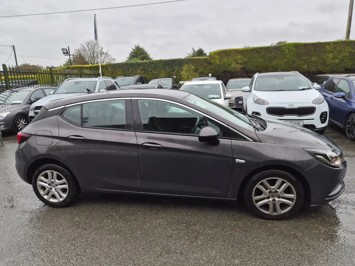 Vauxhall Astra 2016 TECH LINE Diesel - Image 3