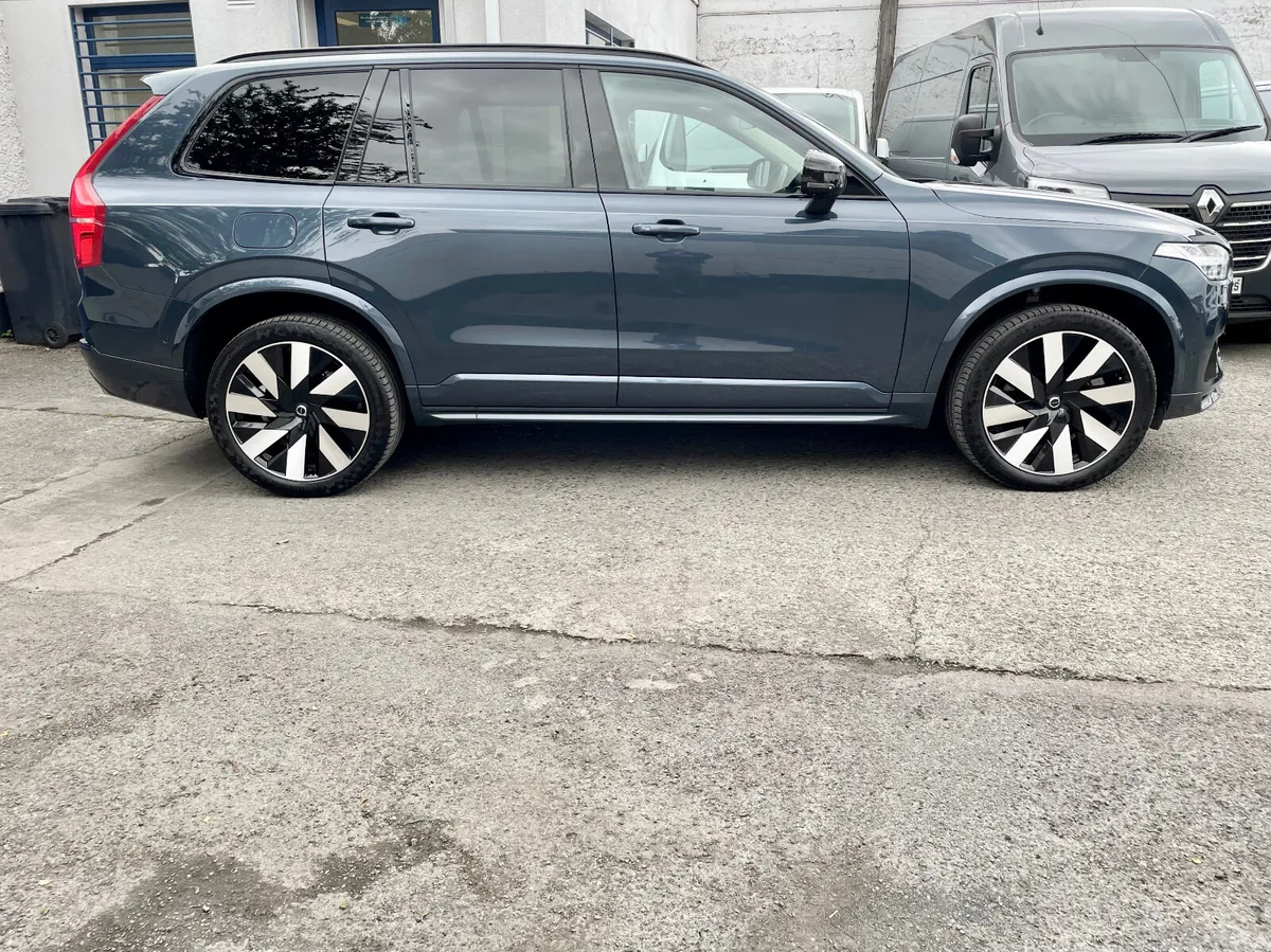 Volvo XC90 T8 Recharge Dark Plus AWD Auto,2024 - Image 3