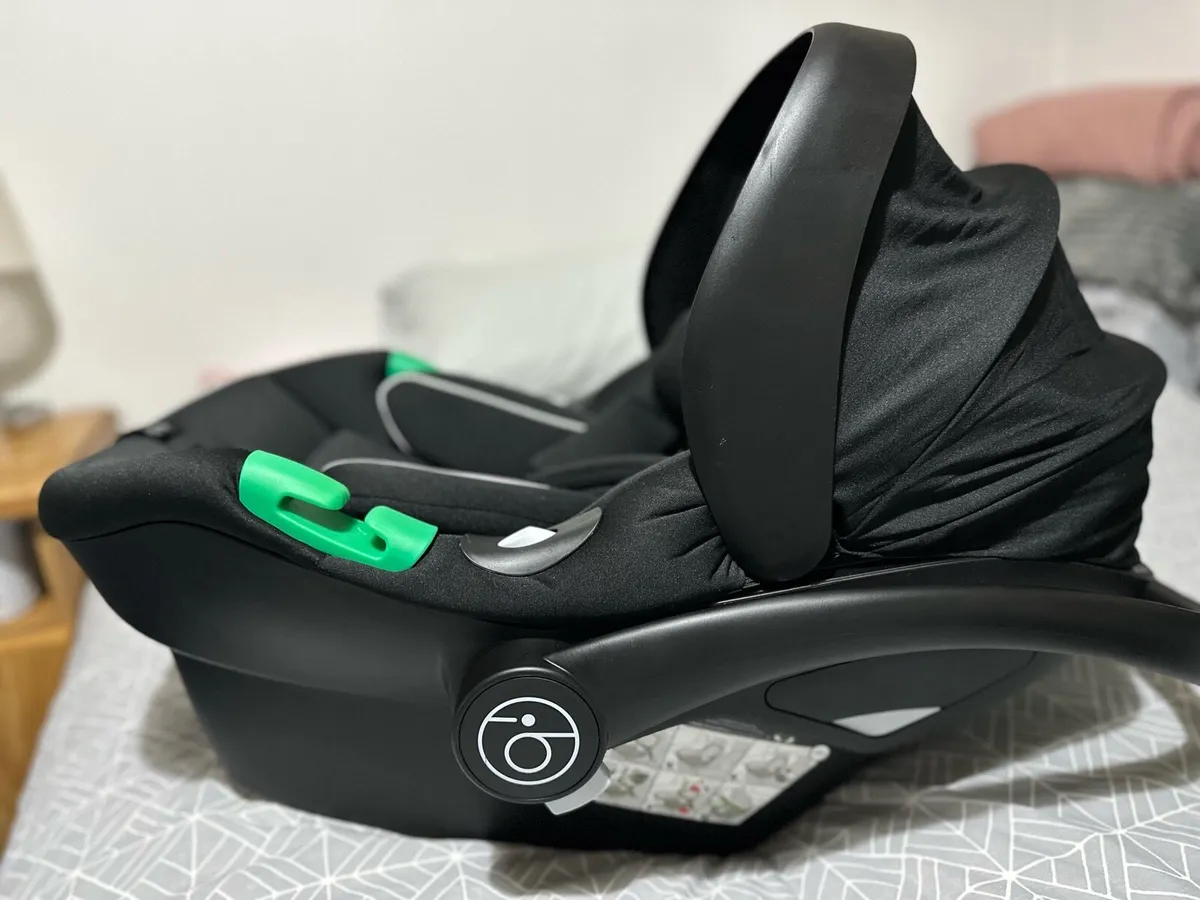 3 -in- 1 Ickle Bubba Travel System + Isofix base - Image 4