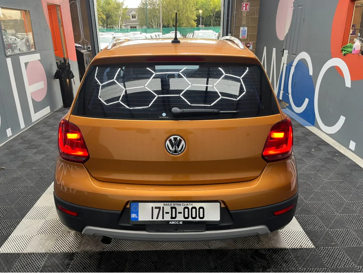 Volkswagen Polo 2017 VOLKSWAGEN POLO CROSS AUTOMAT - Image 3