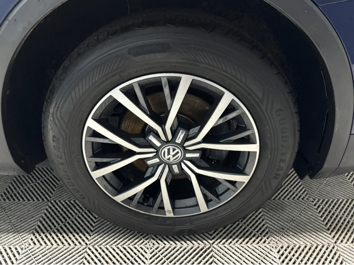 Volkswagen Tiguan CL 2.0 TDI 150HP MANUAL 6SPEED F - Image 3