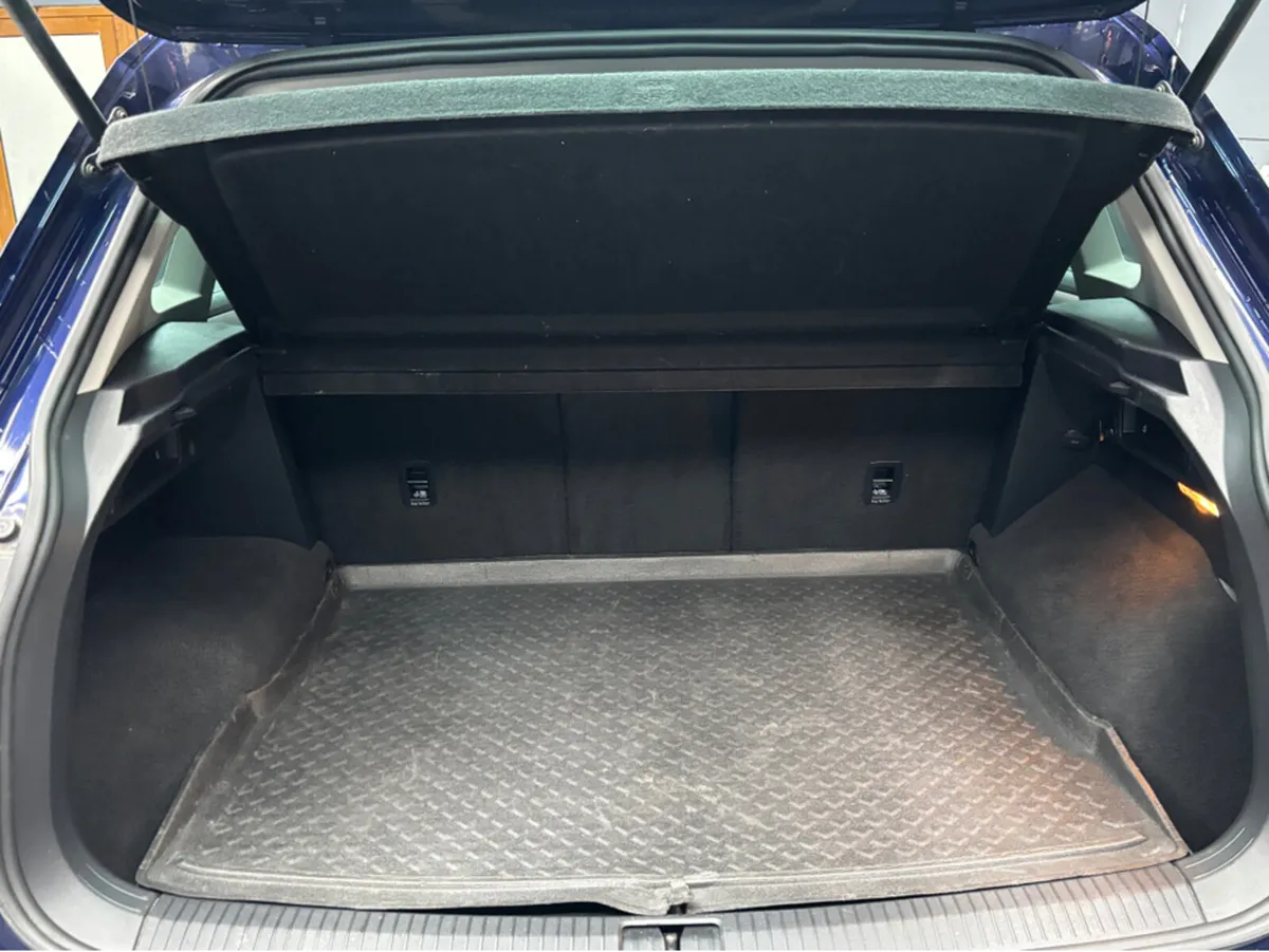 Volkswagen Tiguan CL 2.0 TDI 150HP MANUAL 6SPEED F - Image 4
