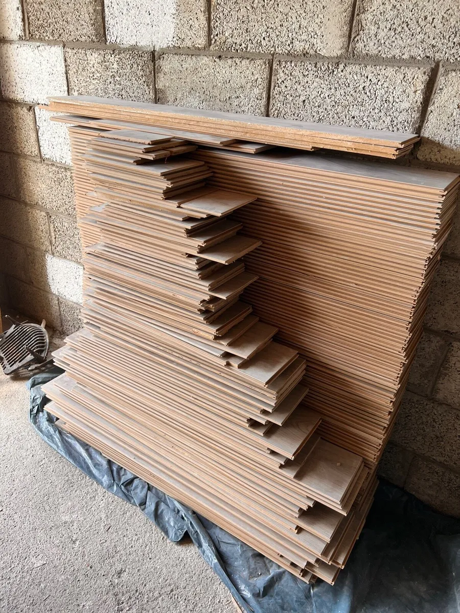 Laminate flooring - Image 3