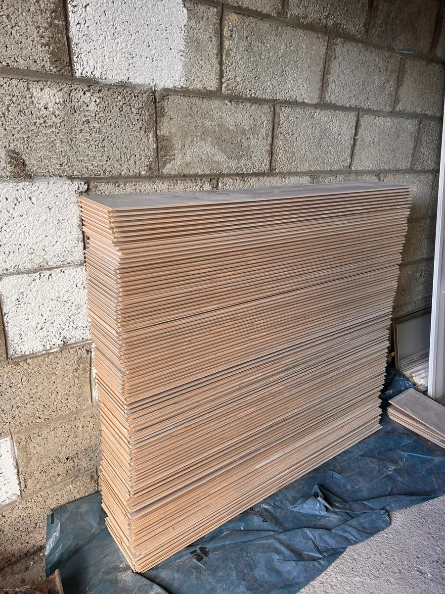 Laminate flooring - Image 4