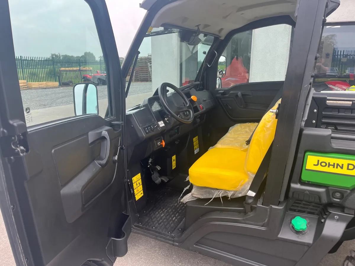 JOHN DEERE GATOR - Image 4