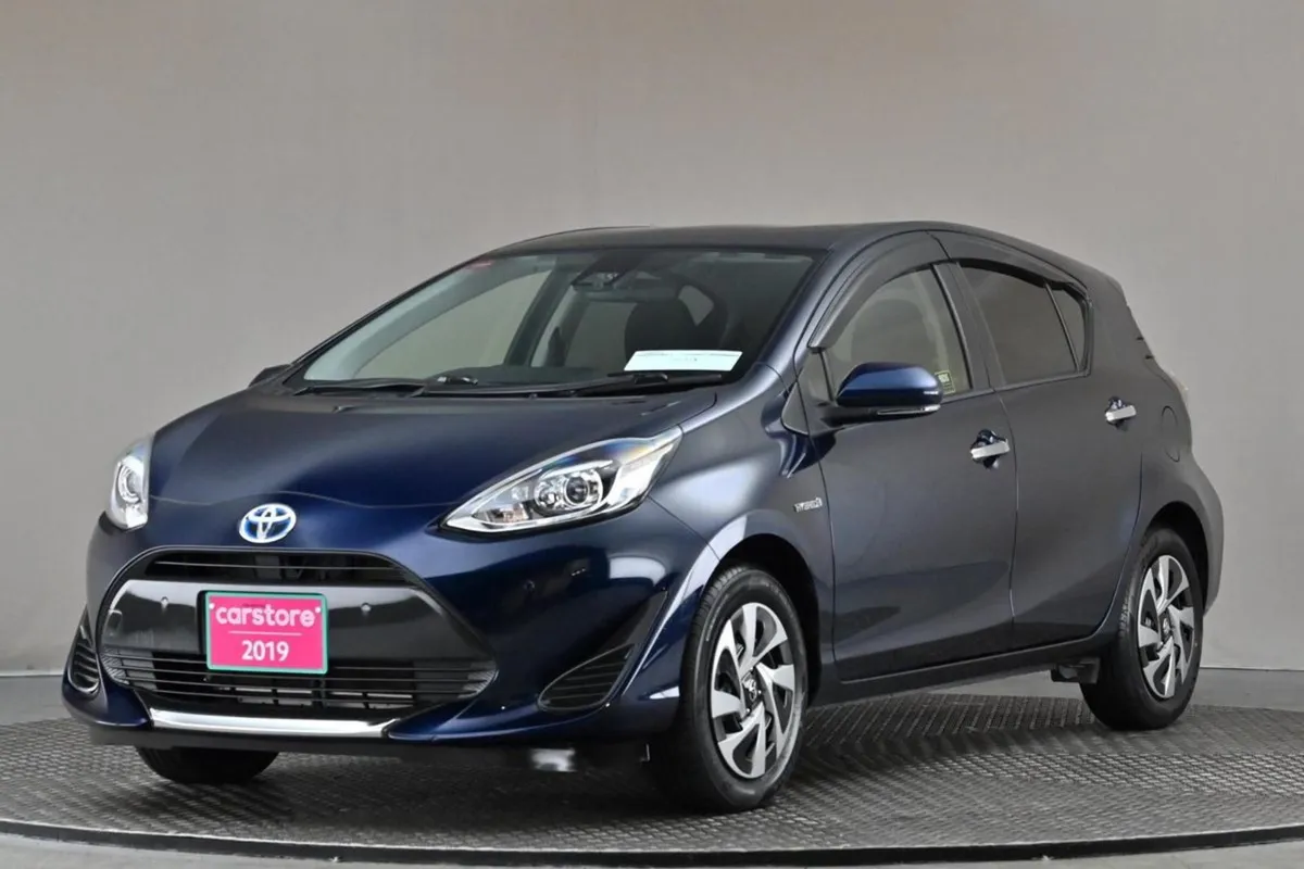 Toyota Aqua 1.5 Vvt-i Hybrid  reverse Cam park Se - Image 3