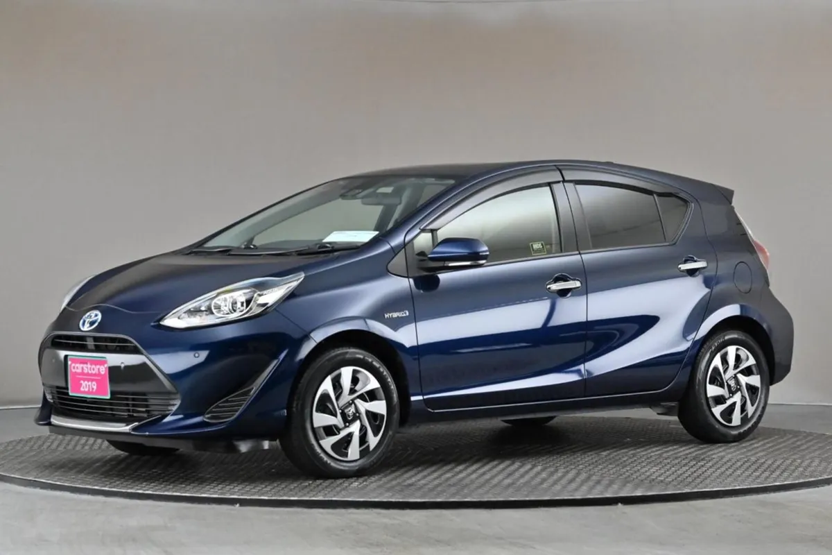 Toyota Aqua 1.5 Vvt-i Hybrid  reverse Cam park Se - Image 4