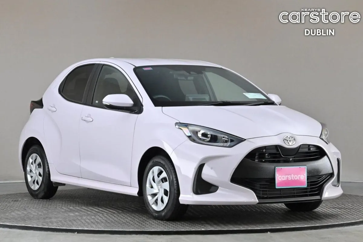 Toyota Yaris 1.0 Auto Petrol  9 android Car Playe - Image 1