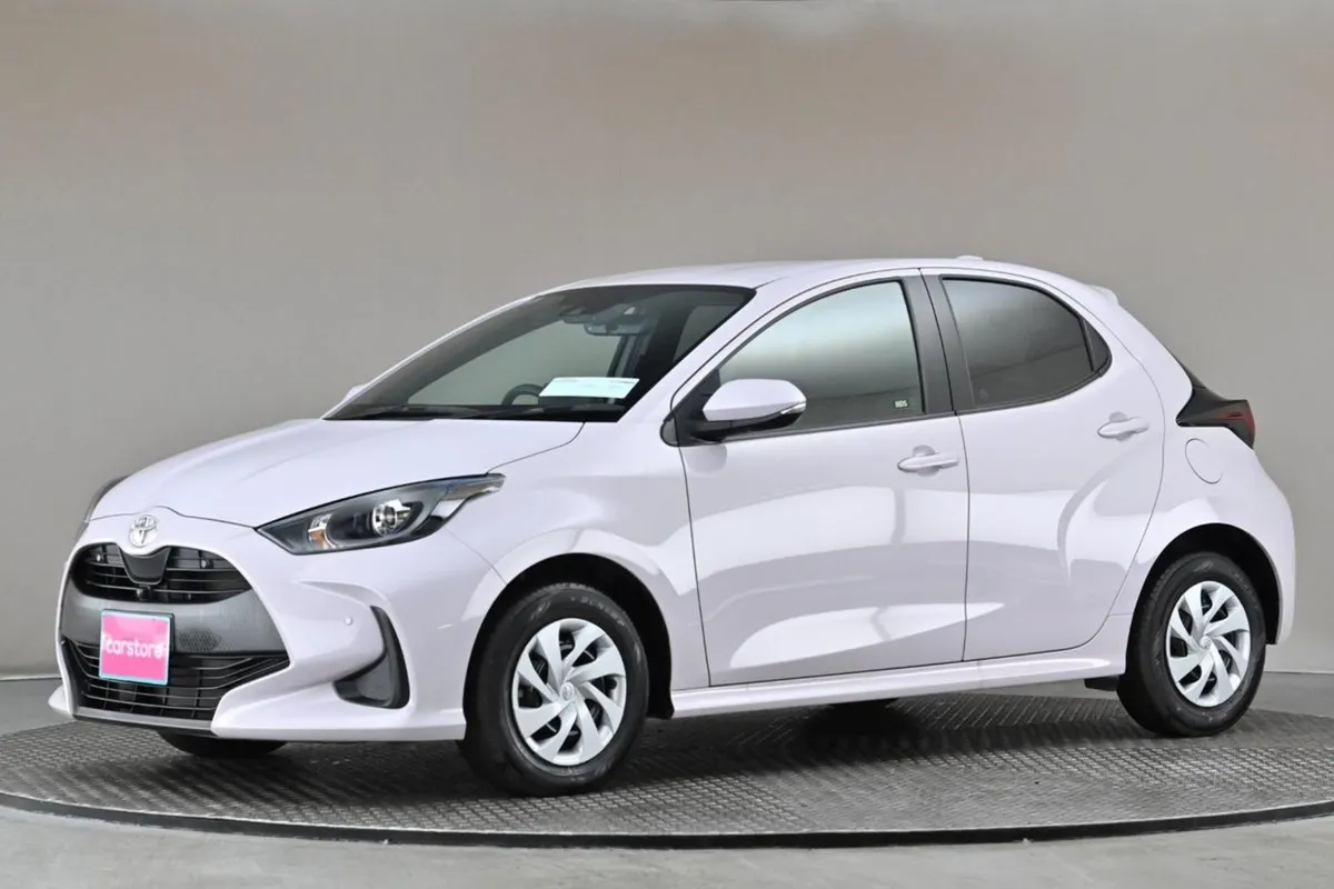 Toyota Yaris 1.0 Auto Petrol  9 android Car Playe - Image 4