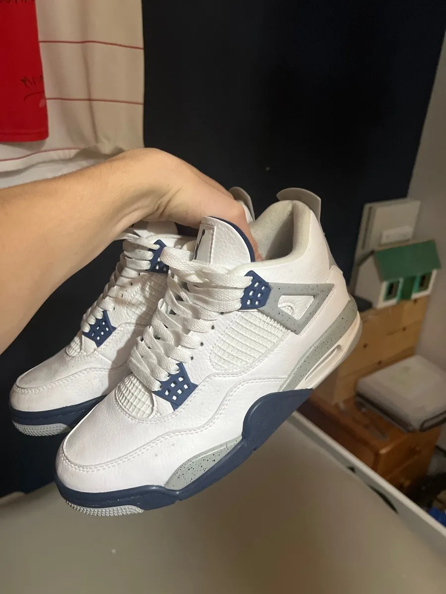 Jordan 4 midnight navy - Image 1