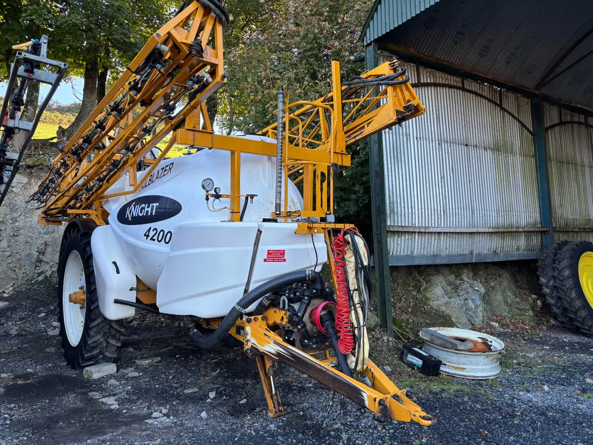 Knight Trailblazer Trailed Sprayer - Image 1