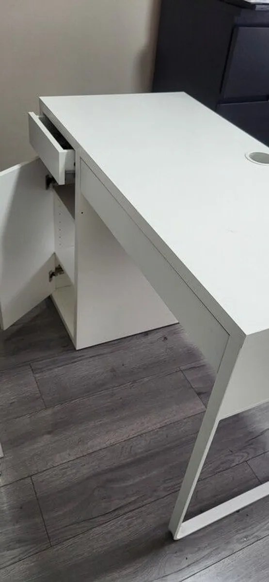 computer table - Image 4