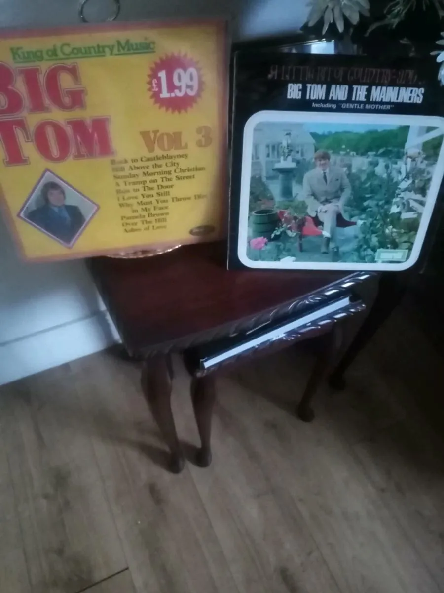 Records - Image 3