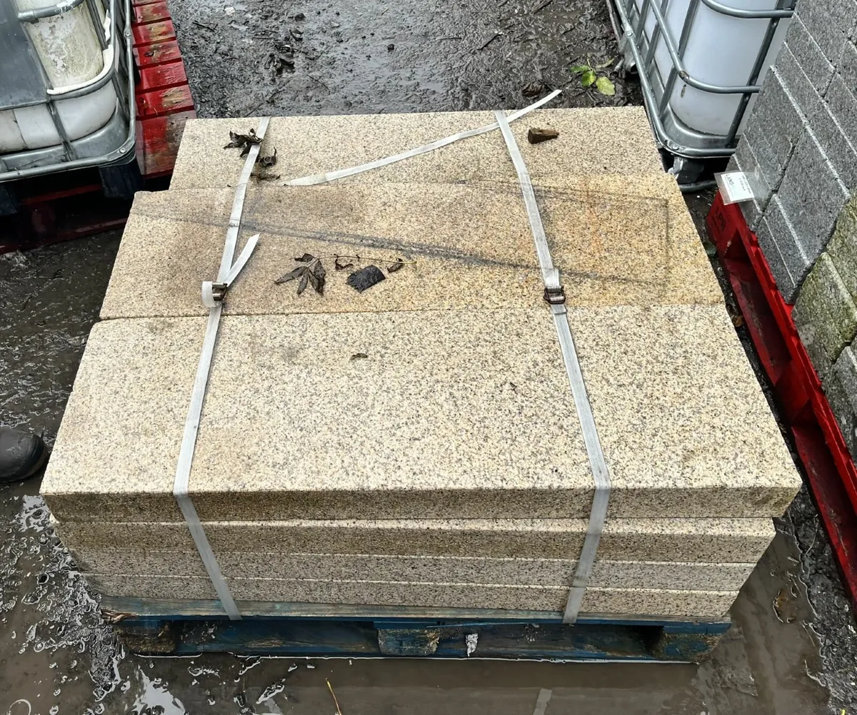 Oatmeal Granite Wall Cappings Yard Clearance - Image 3