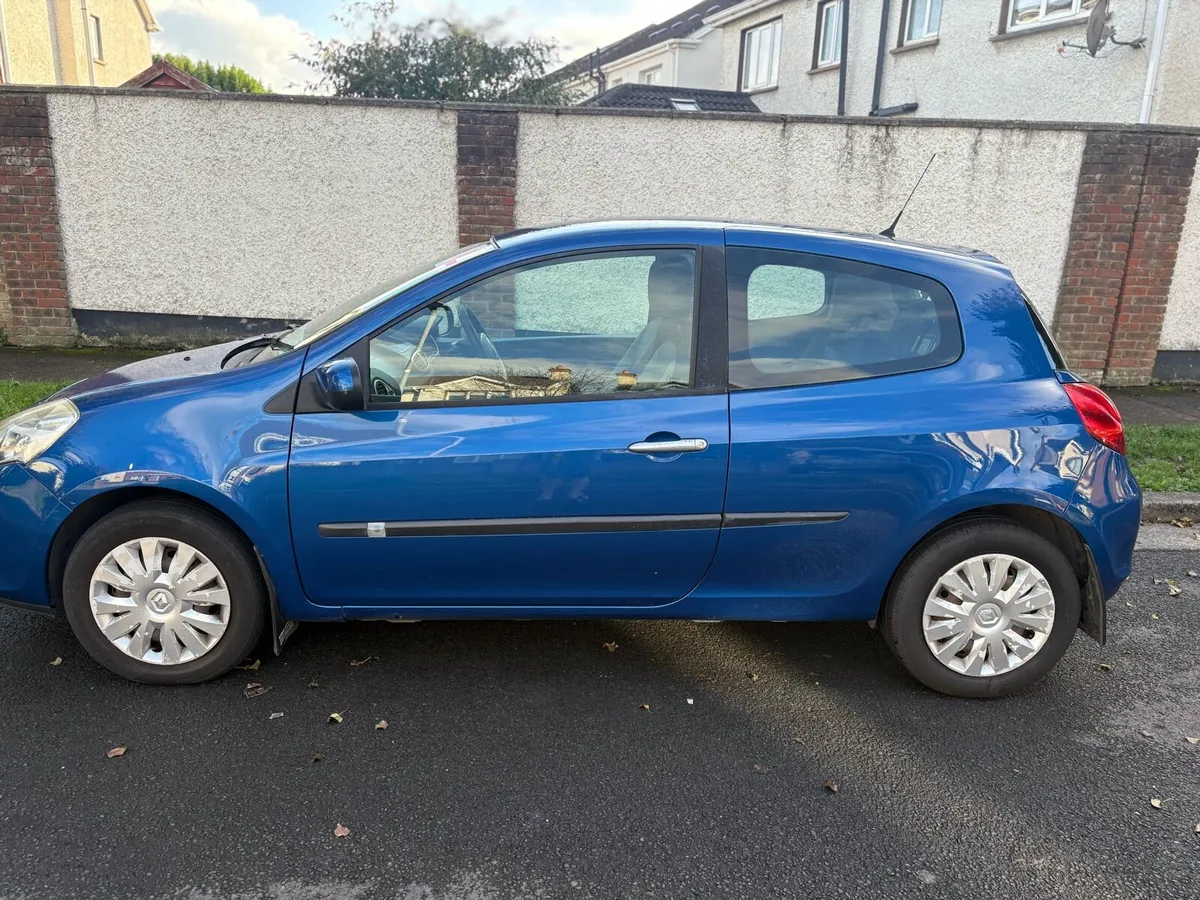 2011 Renault Clio Royale// NEW NCT - Image 2
