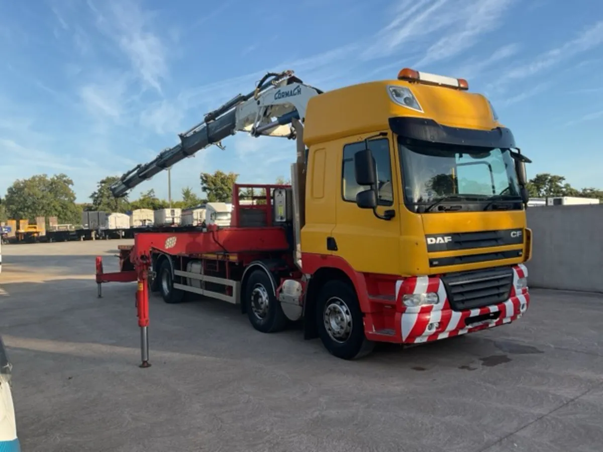2014 DAF CF340 8x2 Cheesewedge Beavertail - Image 1