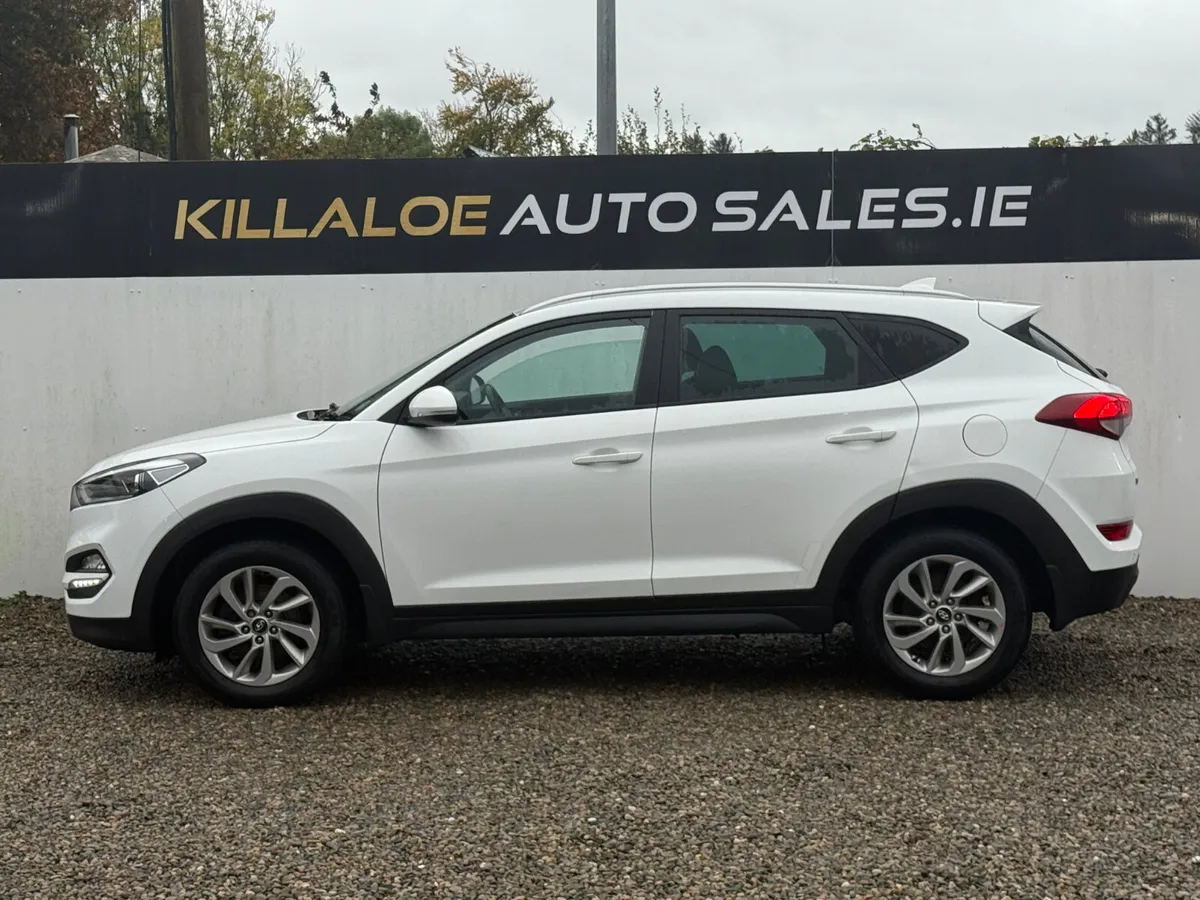 Hyundai Tucson 1.7D Executive (Top Spec) - Image 4