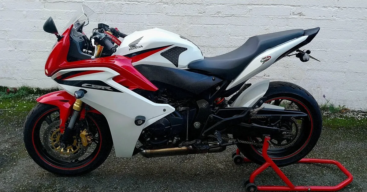 2011 HONDA CBR600F - Image 1