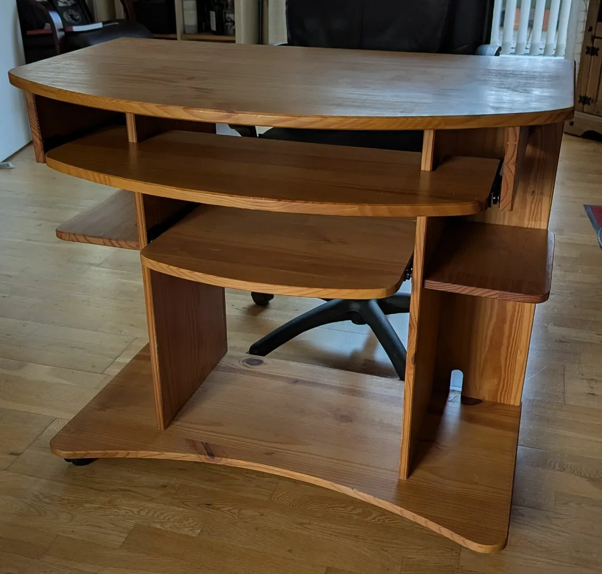 Computer Desk - Image 1