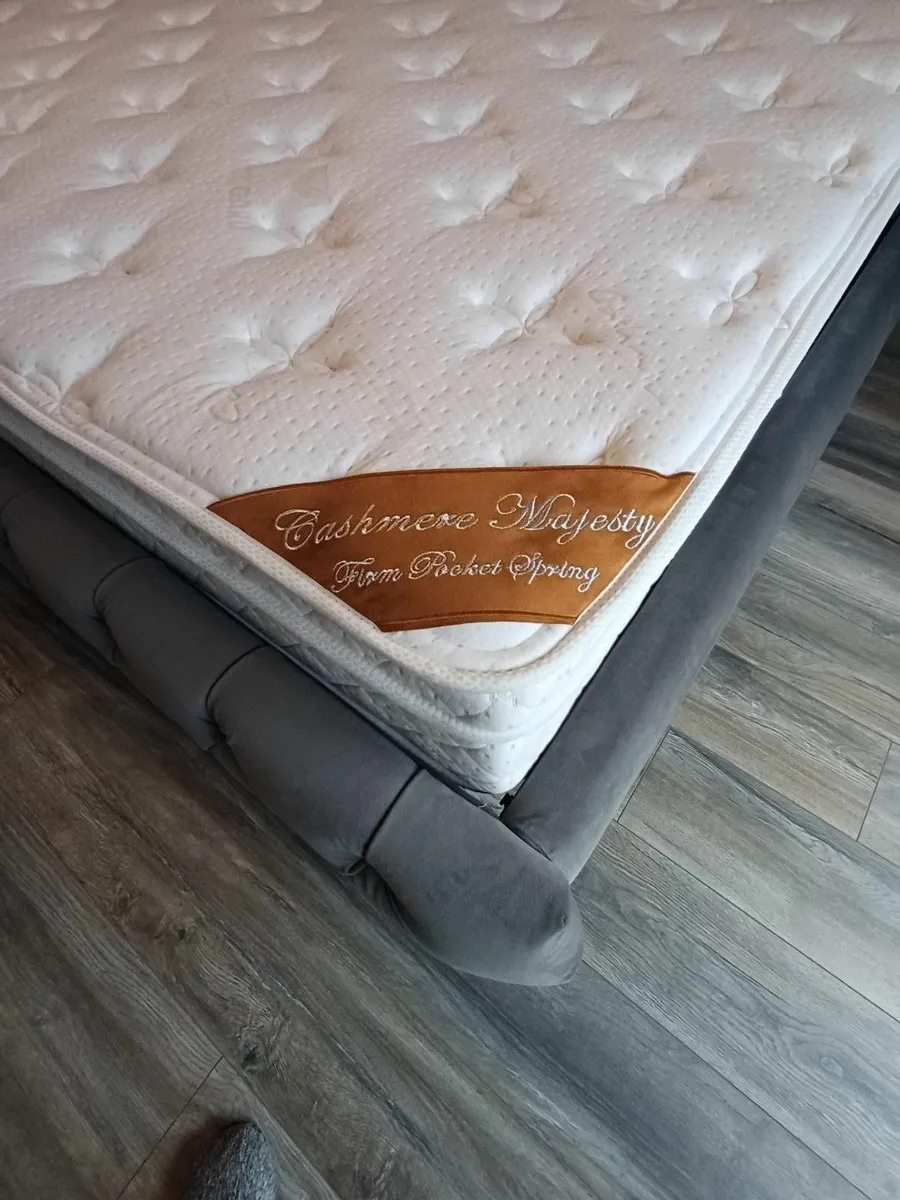 Bed & Mattress - Image 3