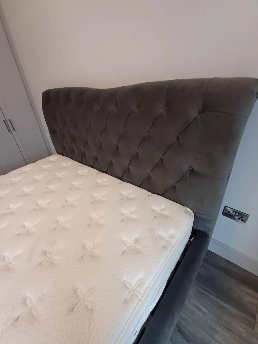 Bed & Mattress - Image 4