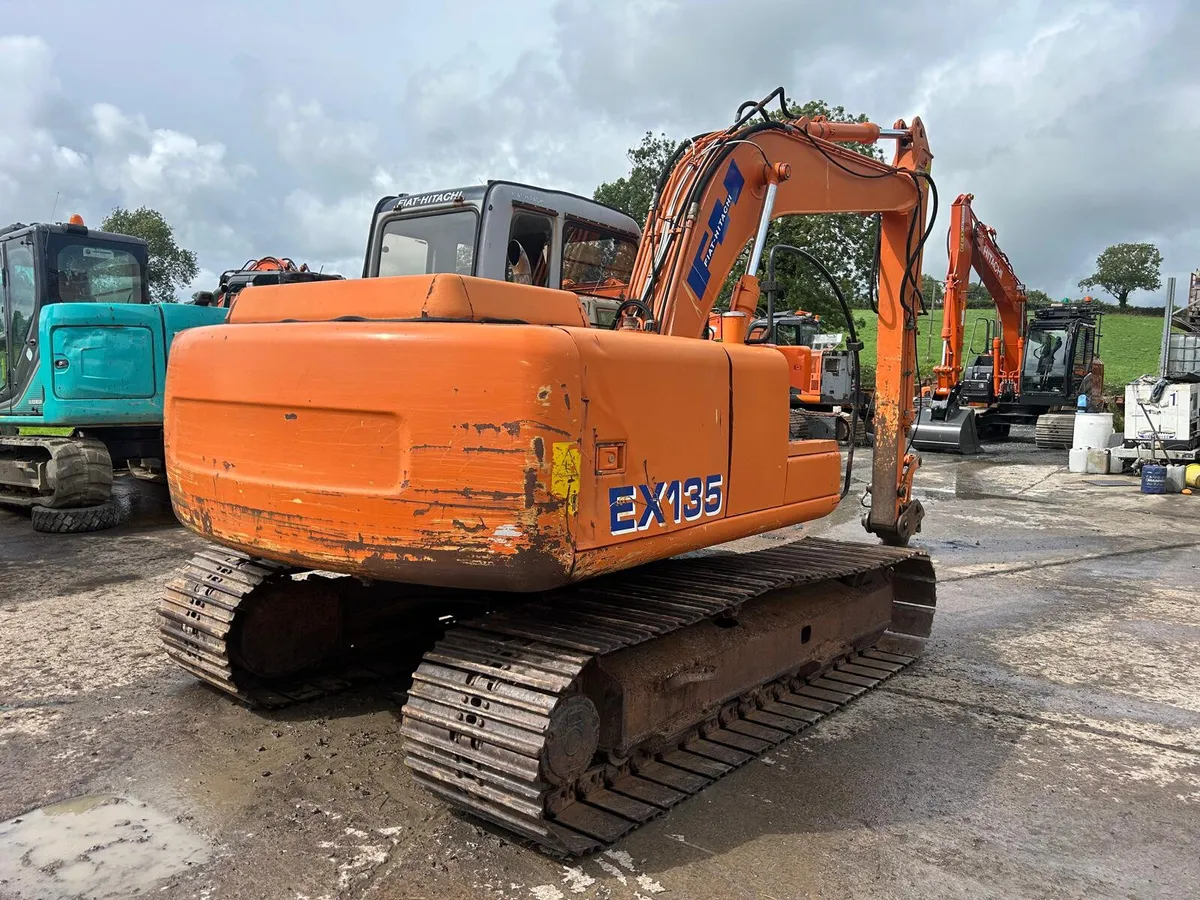 Fiat Hitachi EX135 Year 1988 - Image 2