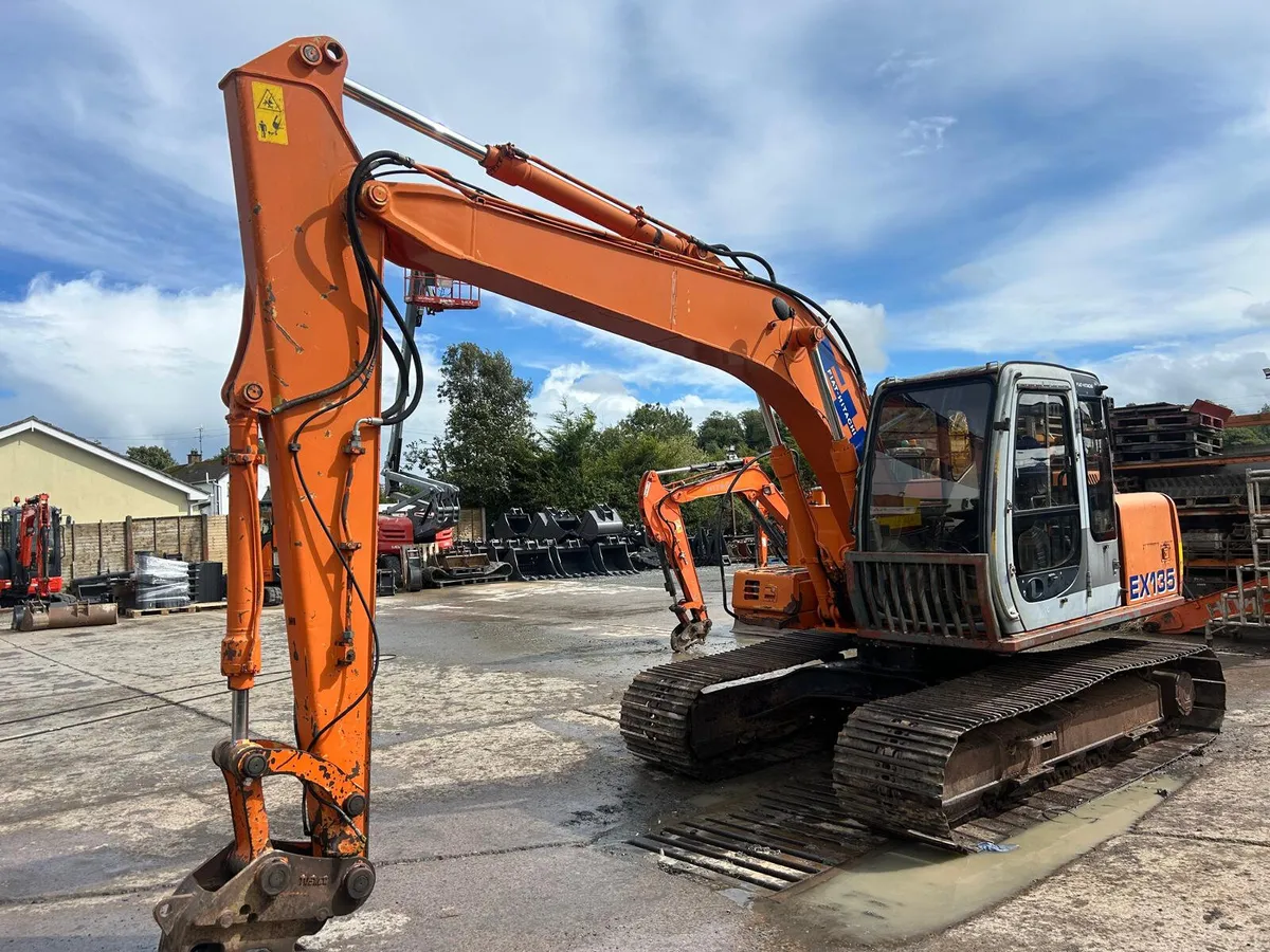Fiat Hitachi EX135 Year 1988 - Image 3
