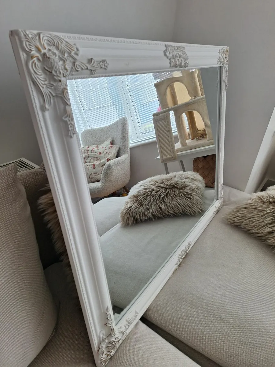 Large mirror - Image 1
