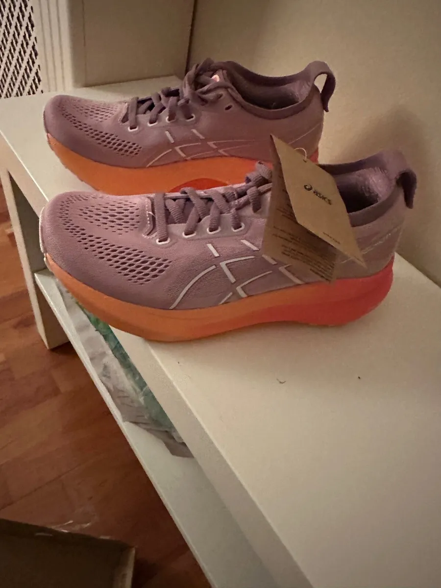 Brand new asics kayano 31 Ld19 purple running shoe