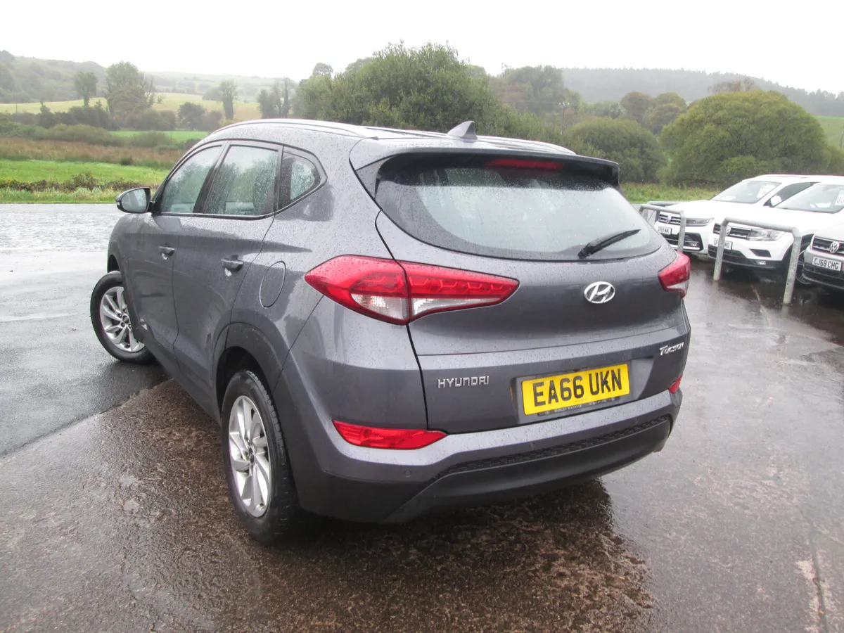 2016  HYUNDAI  TUCSON  1.7  CRDI  SE  NAV  5DR - Image 4