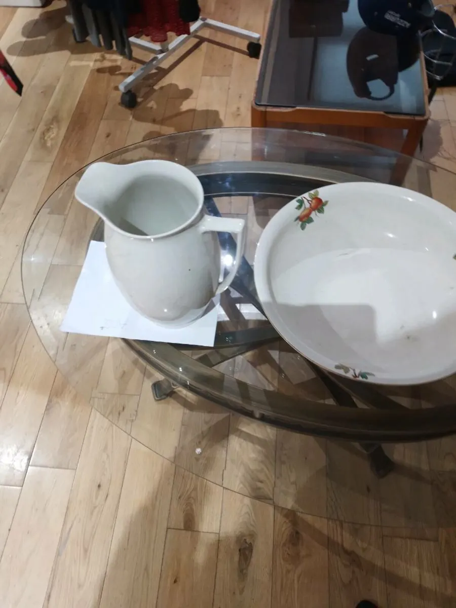 Jug and basin - Image 1