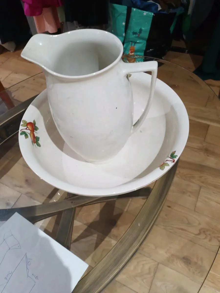 Jug and basin - Image 3