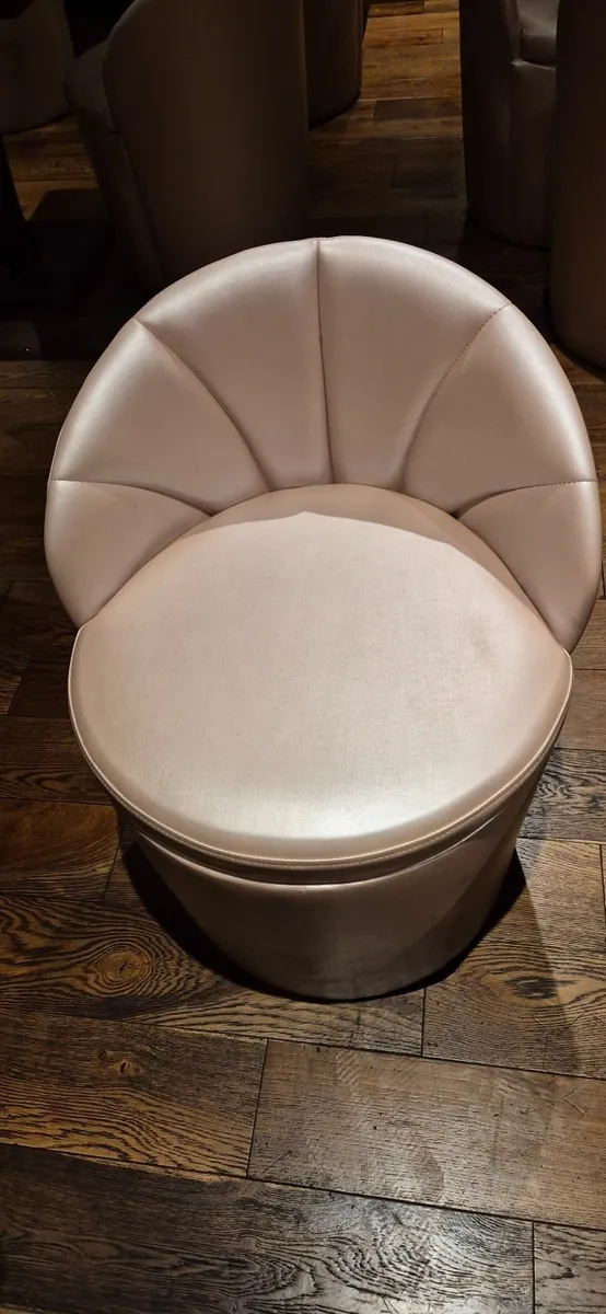 Chairs - Image 3