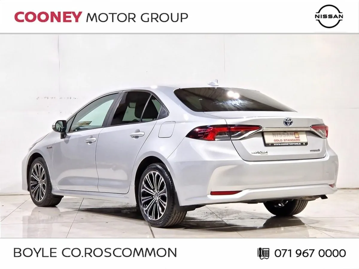 Toyota Corolla 1.8 Hybrid Luna Sport Saloon Cleara - Image 3
