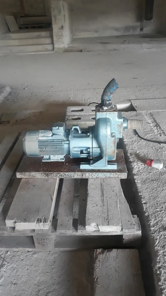 Water Pump - Image 1