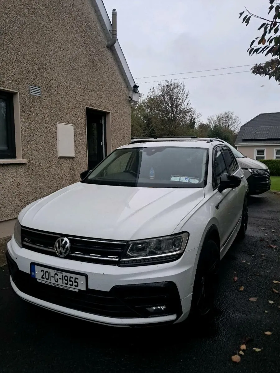 VW Tiguan R-Line 2.0 Automatic - Image 3