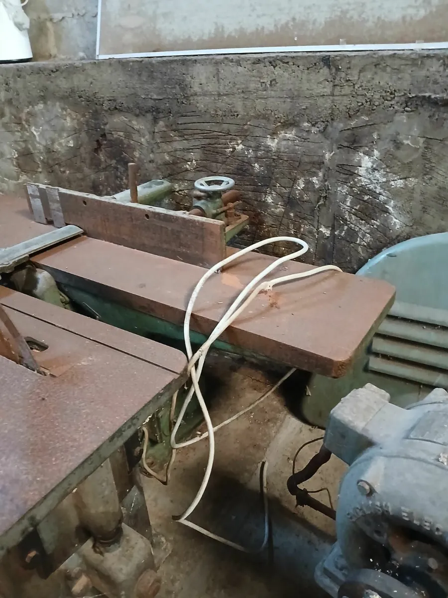 Working Carpentry Machinery - Image 3