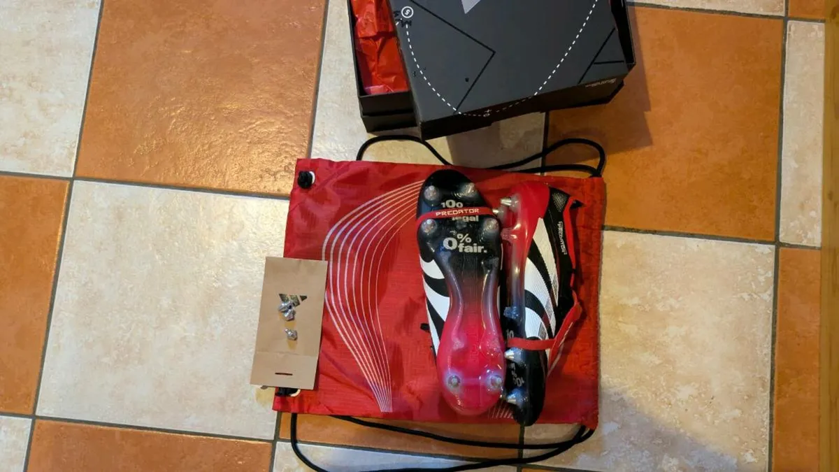 Size 10 Genuine Adidas Predator - Image 2