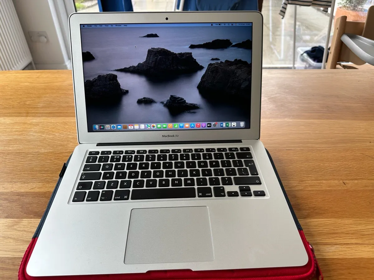 MacBook Air - Image 1