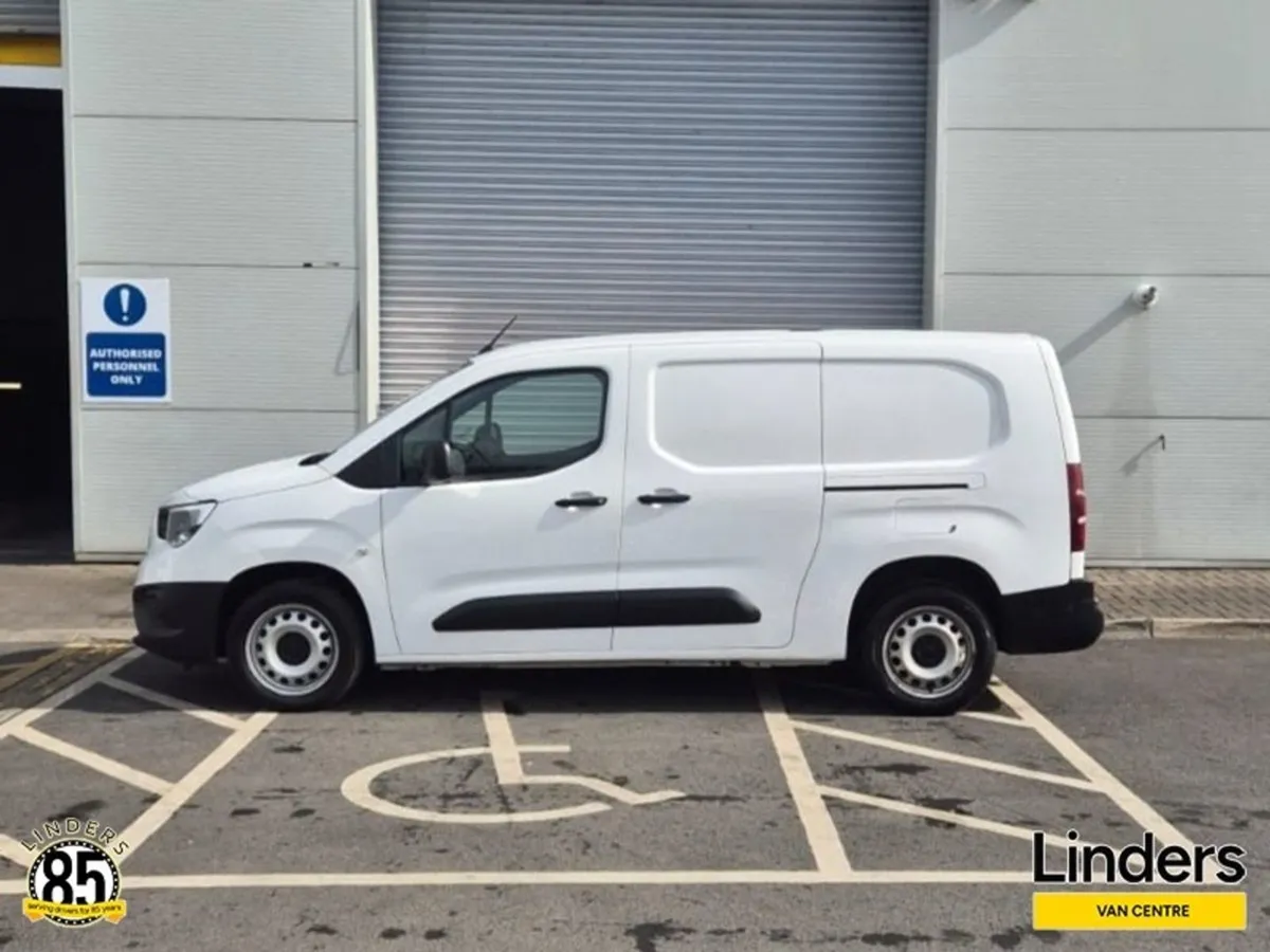 Opel Combo LWB 3 Seats - Image 3