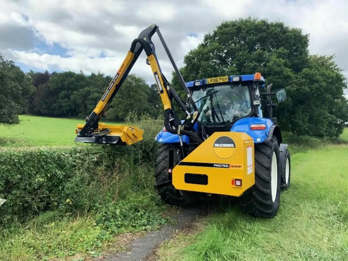 Hedgecutting and topping services - Image 1