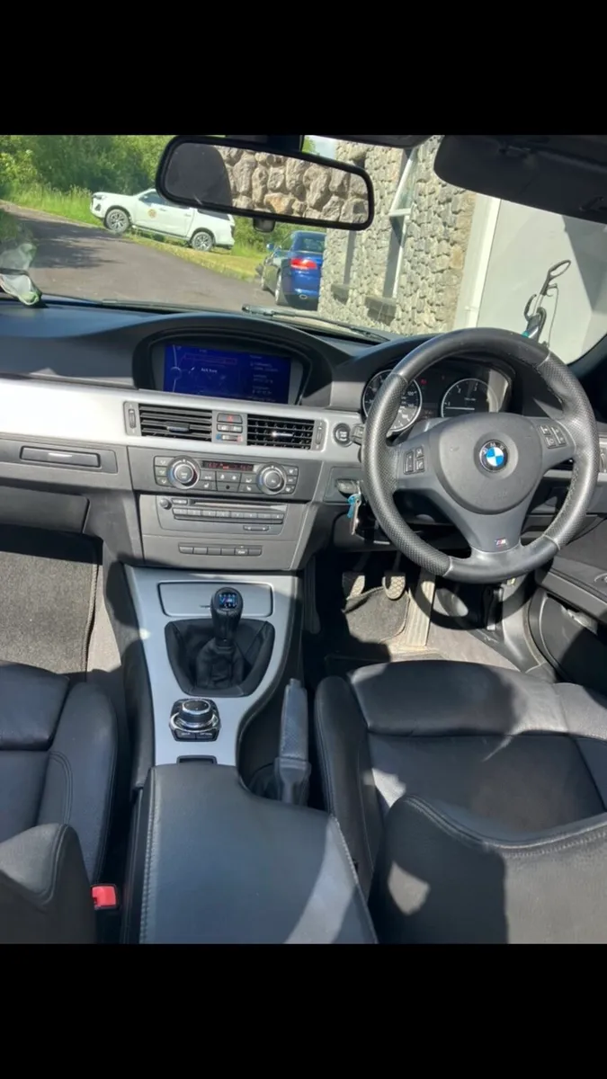 BMW E93 LCI model Convertible - Image 4